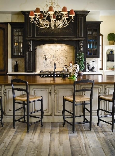 Vintage and Distressed Cabinets in Southern Style