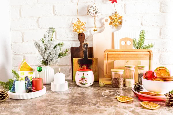Envato- blog image- holiday decor kitchen- 6.19.25