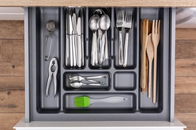 Envato- blog image-spotless kitchen-6.19.25