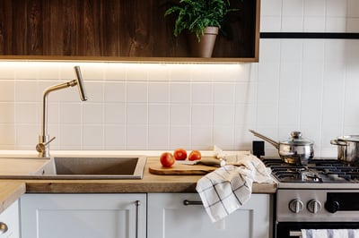 Envato- under cabinet lighting blog- 05.12.25 (1)