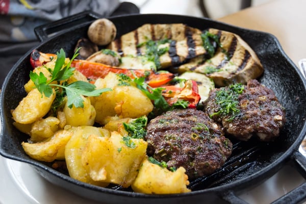 Envato-blog image- grill while remodeling- 06.12.25