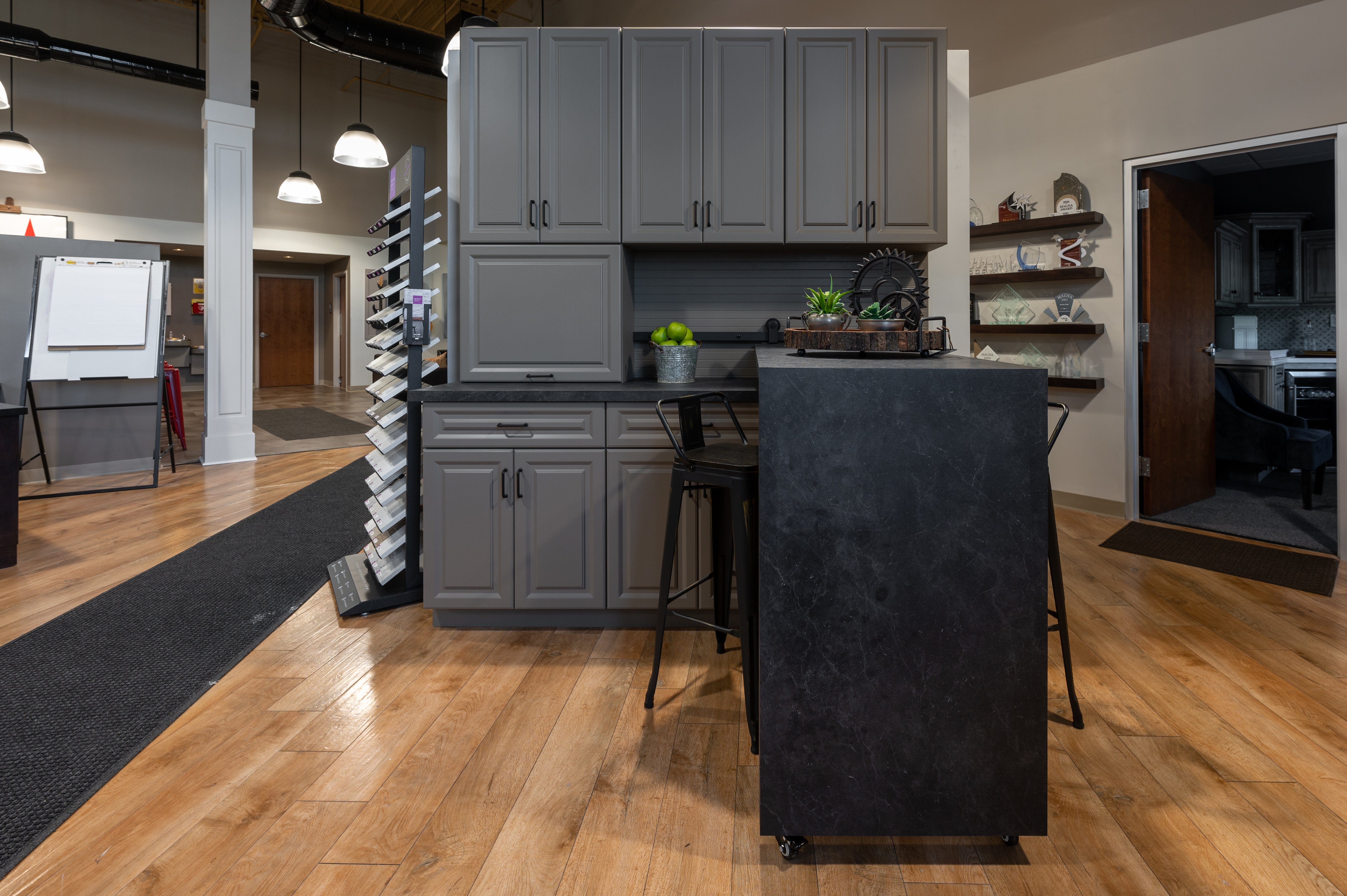 Gray Kitchen Showroom-1