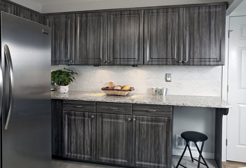 kitchen-light-tone-appealing-contrast