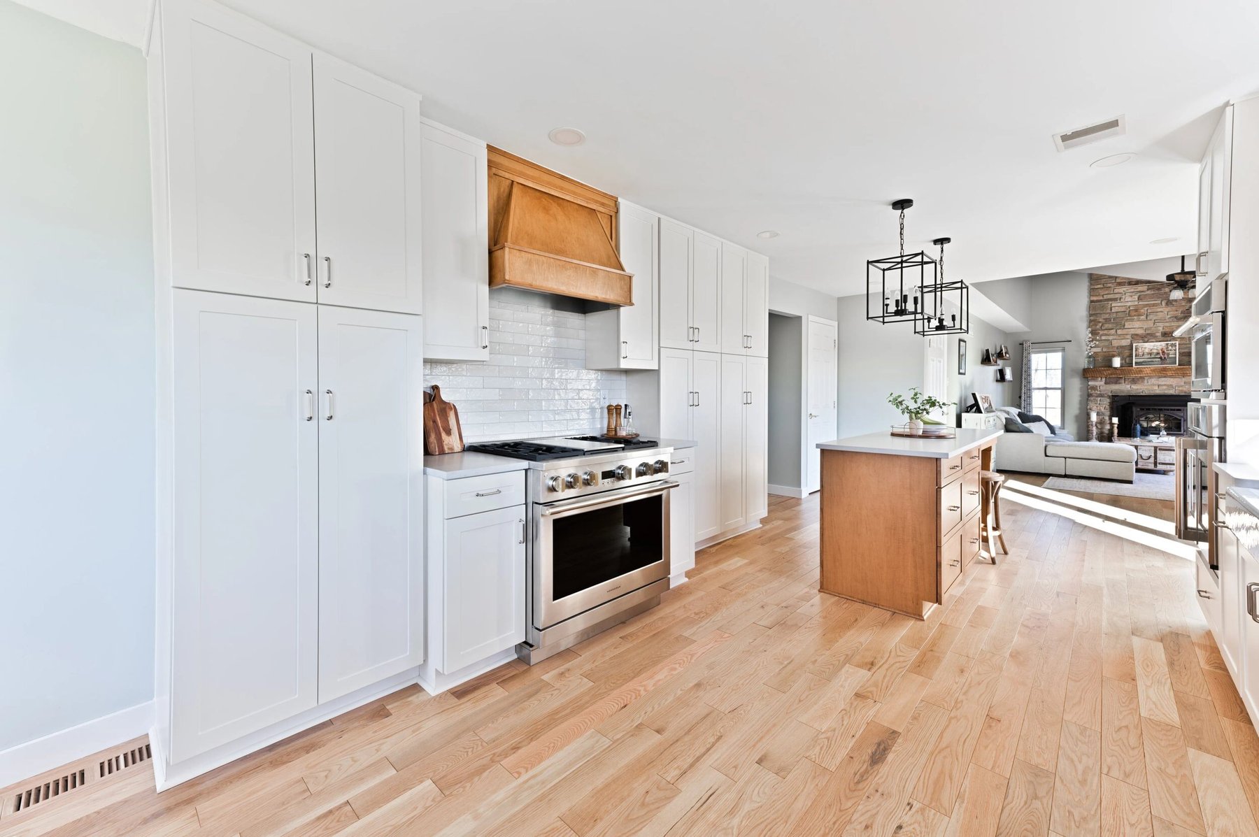 7 Maintenance-Free Laminate Kitchens that Look Just Like Wood