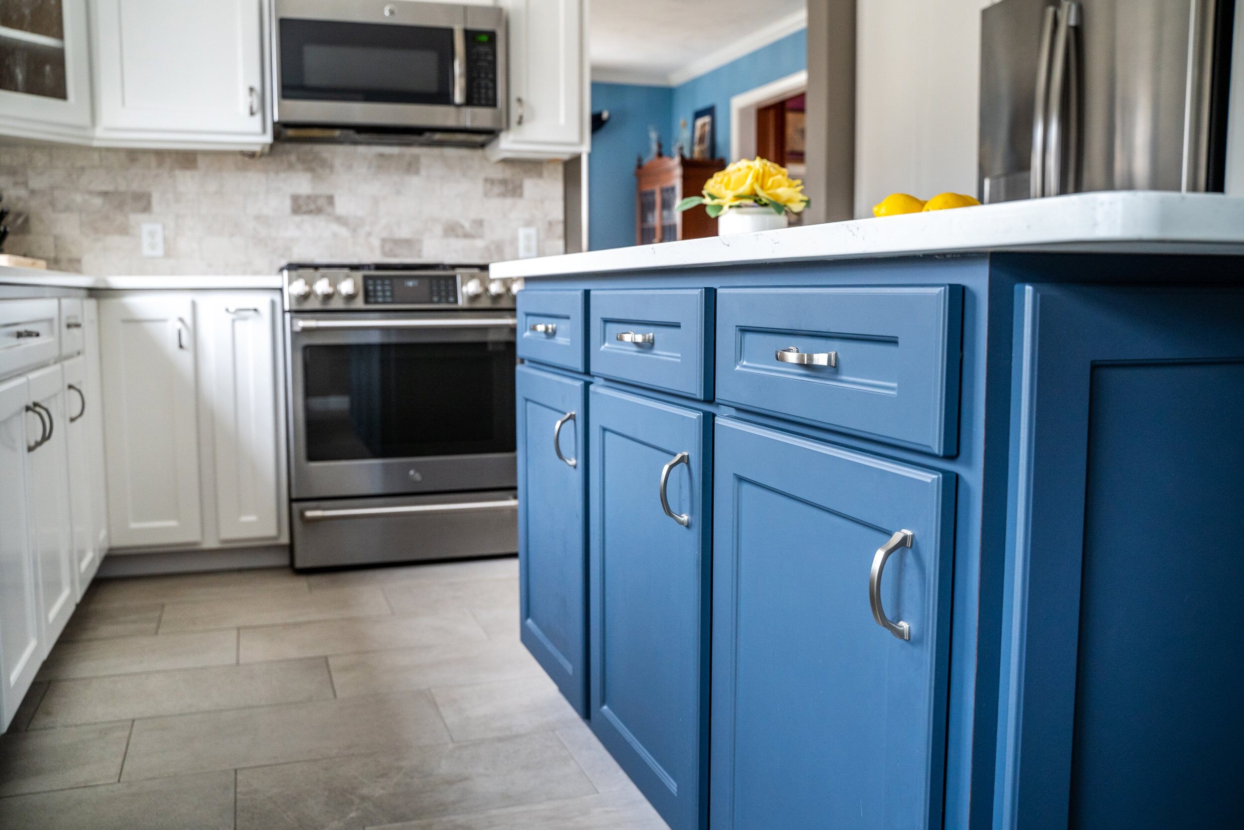 3 Cases for a Contrasting Kitchen Design
