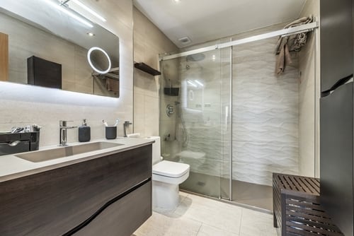 Shutterstock_Sliding vs Hinged Shower Doors_Blog_April 19