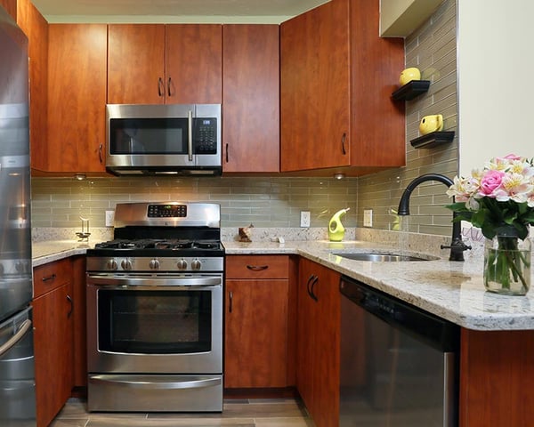 Cherry Kitchen Cabinets vs Fruitwood