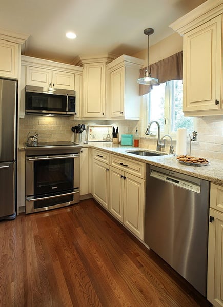 4 Non-Wood Hardwood Flooring Alternatives for Kitchens