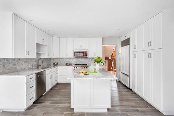 white-monochromatic-kitchen