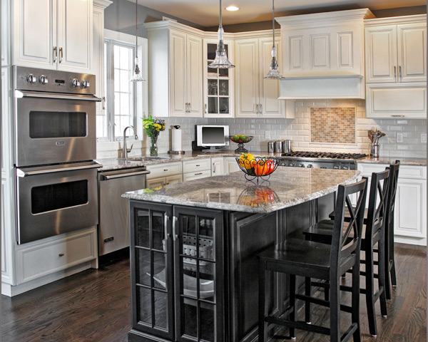 Black and White Kitchen