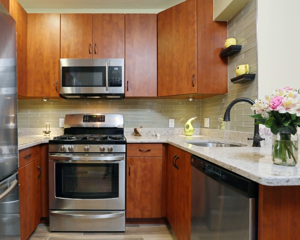 Contemporary Kitchen with Tile Backsplash