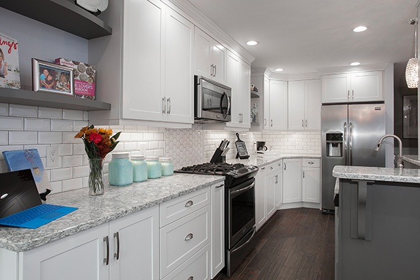 White Kitchen Cabinets with Quartz Countertops