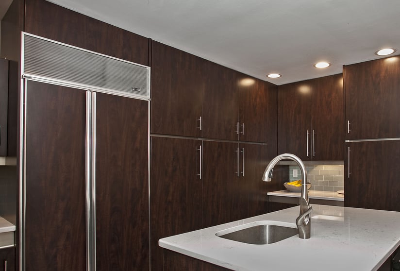 flat-panel-dark-kitchen.jpg