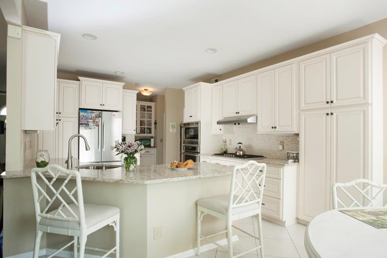 kitchen-4-white-cabinets