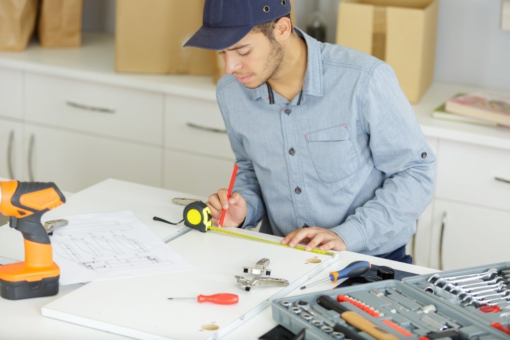 Refacing vs. Replacing Your Cabinets