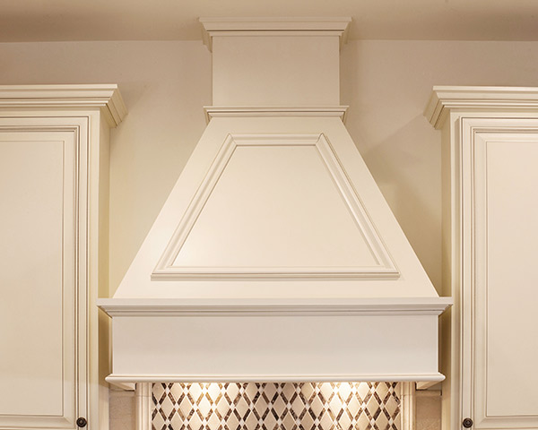 Consider Refacing, Instead of Replacing Your Outdated Oven Hood