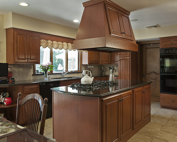 Consider Refacing, Instead of Replacing Your Outdated Oven Hood